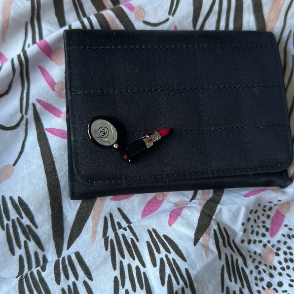 💯% Authentic Chanel Vintage Satin Card Holder Wallet - Picture 7 of 16